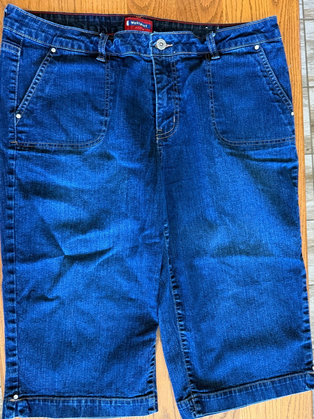 Westport Women's Blue Denim Capris
